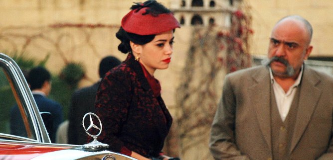 Турецкий сериал Усадьба госпожи 102 серия