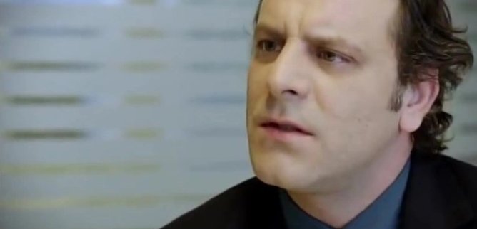 Турецкий сериал Темно-красный 1 серия