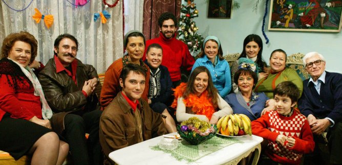 Турецкий сериал Узоры из роз 17 серия