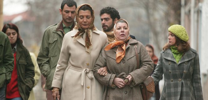 Турецкий сериал Узоры из роз 18 серия
