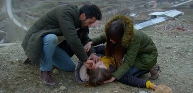 Турецкий сериал Не отпускай меня 406 серия