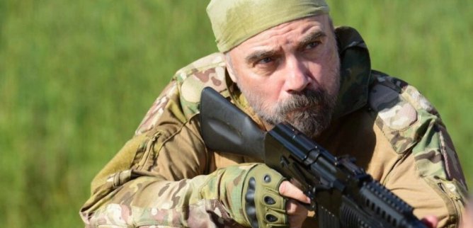 Турецкий сериал Я не могу вписаться в этот мир 1 серия
