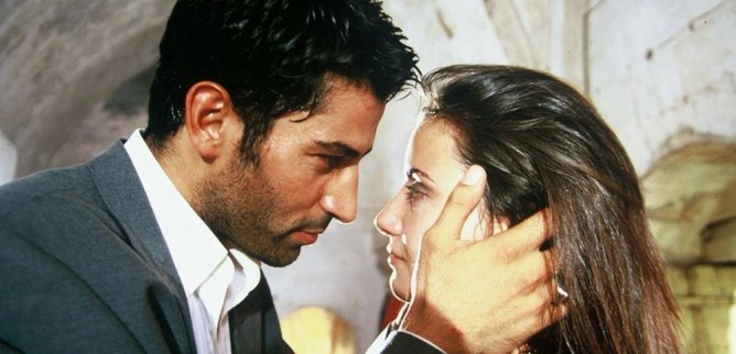 Турецкий сериал Безумное сердце 1 серия