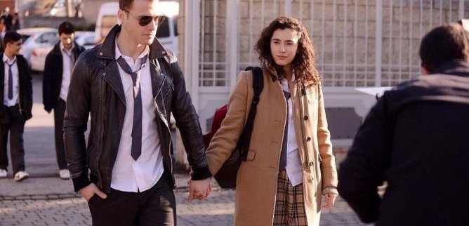 Турецкий сериал В ожидании солнца 12 серия