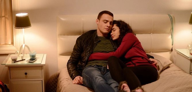 Турецкий сериал В ожидании солнца 13 серия