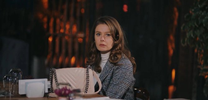Турецкий сериал Девушка за стеклом 63 серия