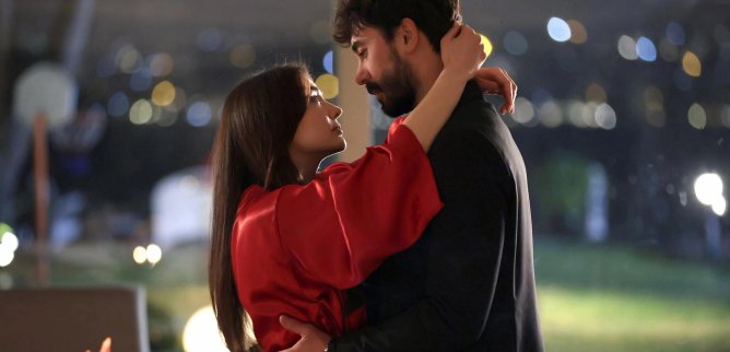 Турецкий сериал Королева 1 серия