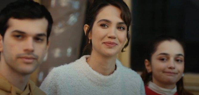 Турецкий сериал Я в беде 1 серия
