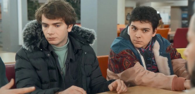 Турецкий сериал Сумасшедший Университет 4 серия