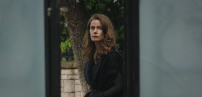 Турецкий сериал Девушка за стеклом 81 серия