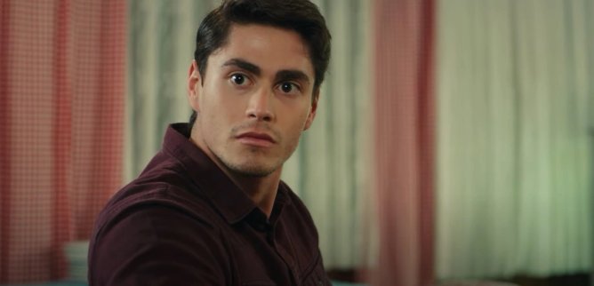 Турецкий сериал Преданный 43 серия