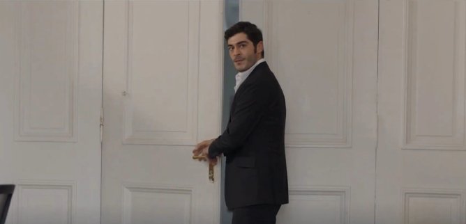 Турецкий сериал Совершенно другой человек 3 серия