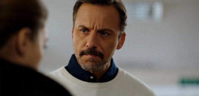 Турецкий сериал Синий изгнанник 18 серия