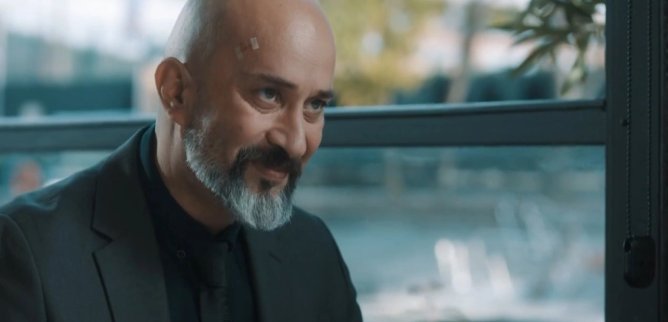 Турецкий сериал Я не могу вписаться в этот мир 42 серия
