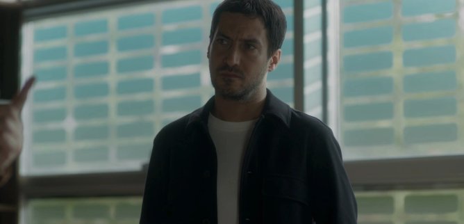 Турецкий сериал Ворон: Бездонная тьма 4 серия