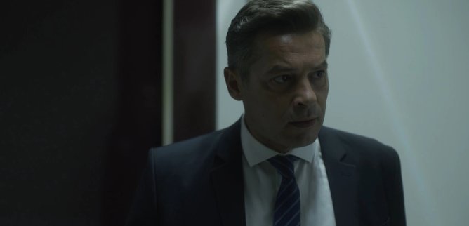 Турецкий сериал Ворон: Бездонная тьма 8 серия