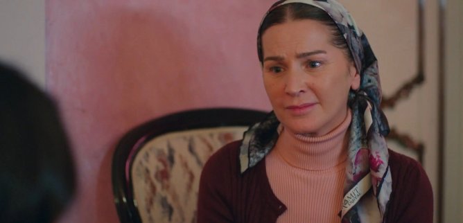 Турецкий сериал По имени Весна 90 серия