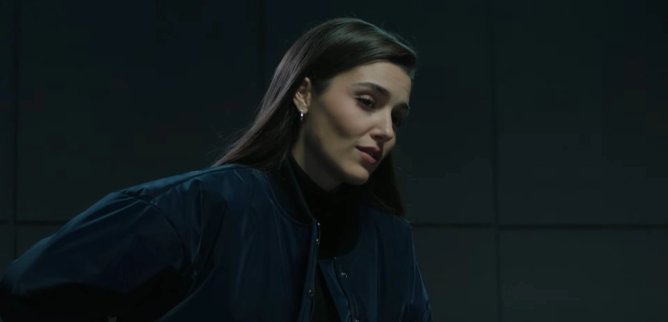 Турецкий сериал Совершенно другой человек 15 серия