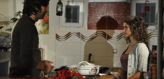 Турецкий сериал В чем вина Фатмагюль? 32 серия