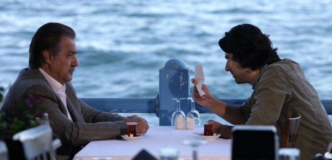 Турецкий сериал В чем вина Фатмагюль? 33 серия