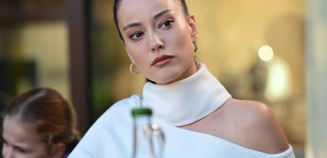 Турецкий сериал Я не могу вписаться в этот мир 12 серия