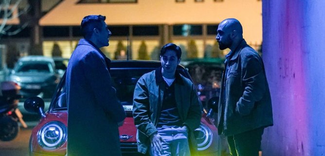 Турецкий сериал Балансы: Быть кем-то еще 6 серия