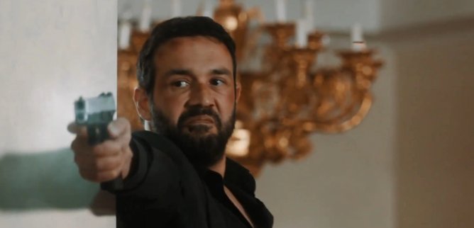 Турецкий сериал Я не могу вписаться в этот мир 68 серия