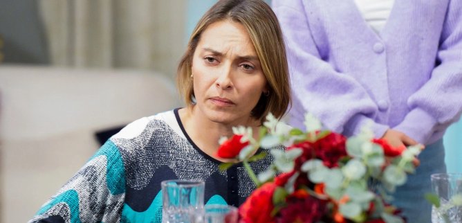 Турецкий сериал Грязная корзина 40 серия