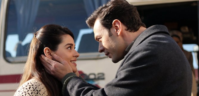 Турецкий сериал Не плачь, Стамбул 3 серия