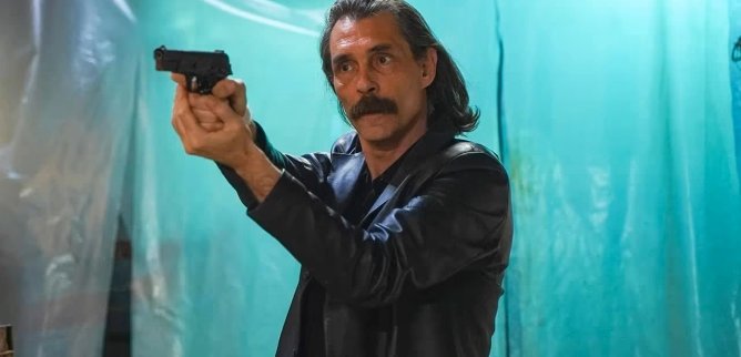 Турецкий сериал Молот и роза: Бехзат Ч. 15 серия