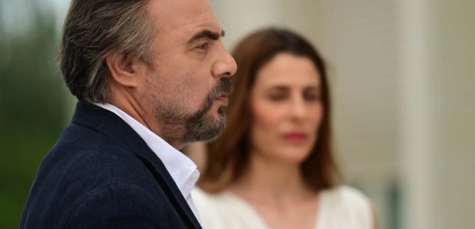 Турецкий сериал Я не могу вписаться в этот мир 35 серия