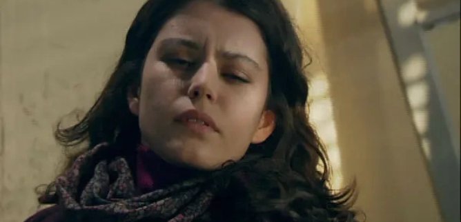 Турецкий сериал В чем вина Фатмагюль? 62 серия
