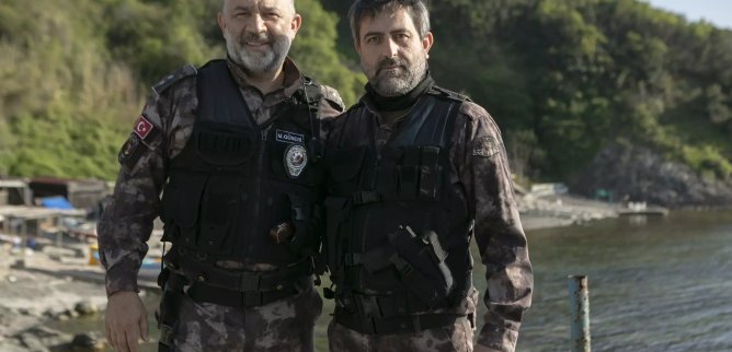 Турецкий сериал Опасные улицы 714 серия