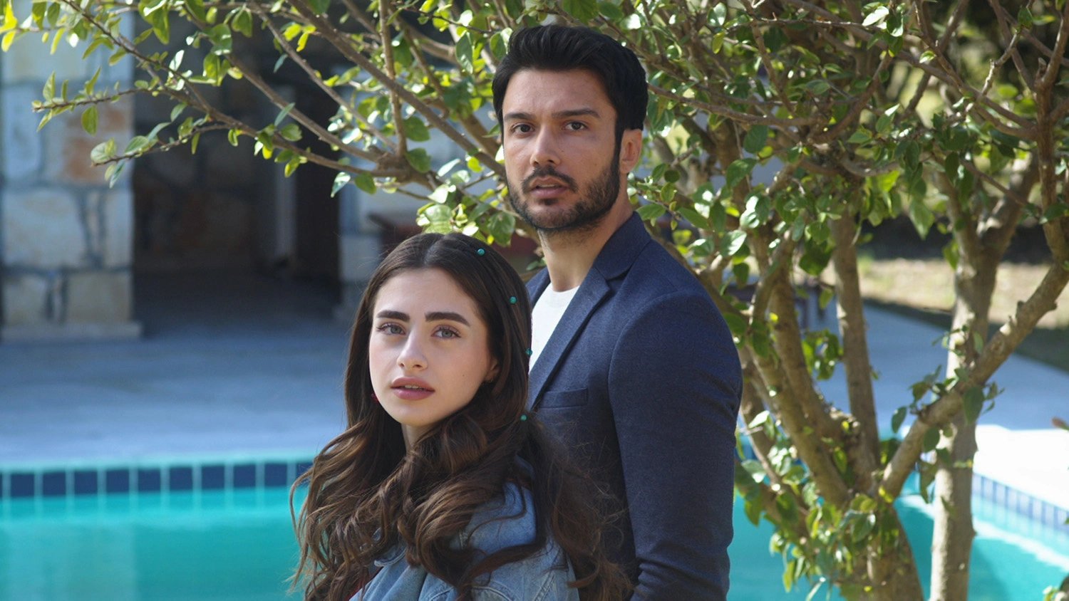 кадр из сериала "Узник любви"