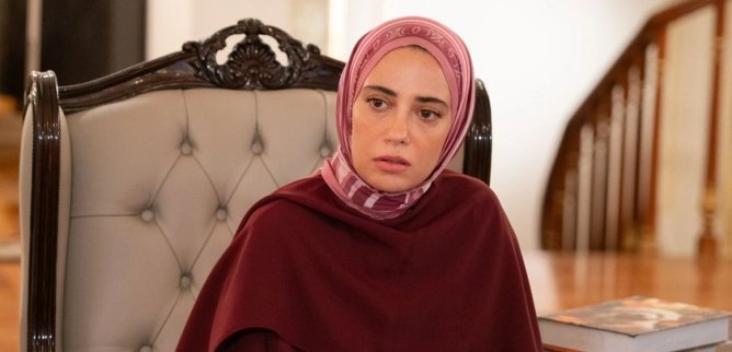 Турецкий сериал Клюквенный щербет 108 серия