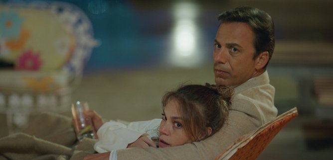 Турецкий сериал Восхитительный вечер 7 серия