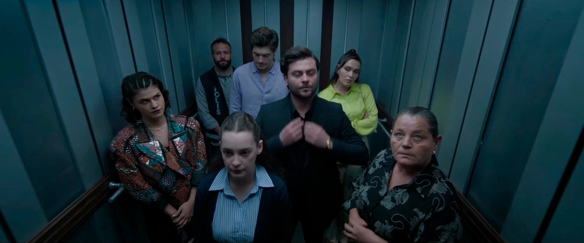 кадр из сериала "Персона"