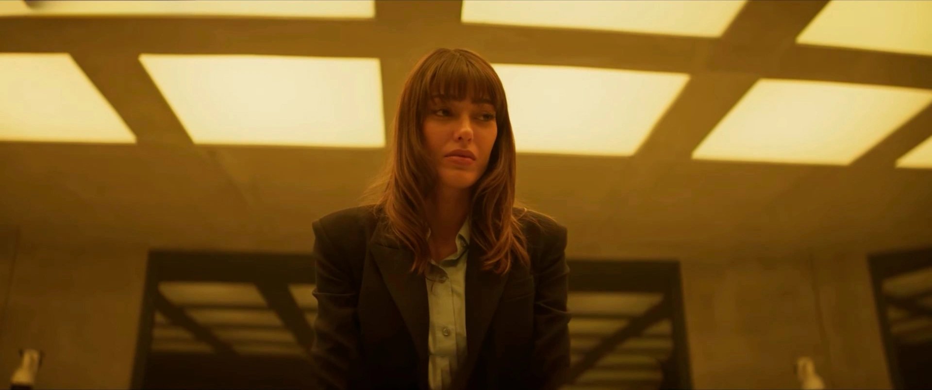 кадр из сериала "Персона"