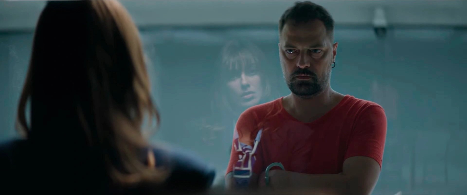 кадр из сериала "Персона"