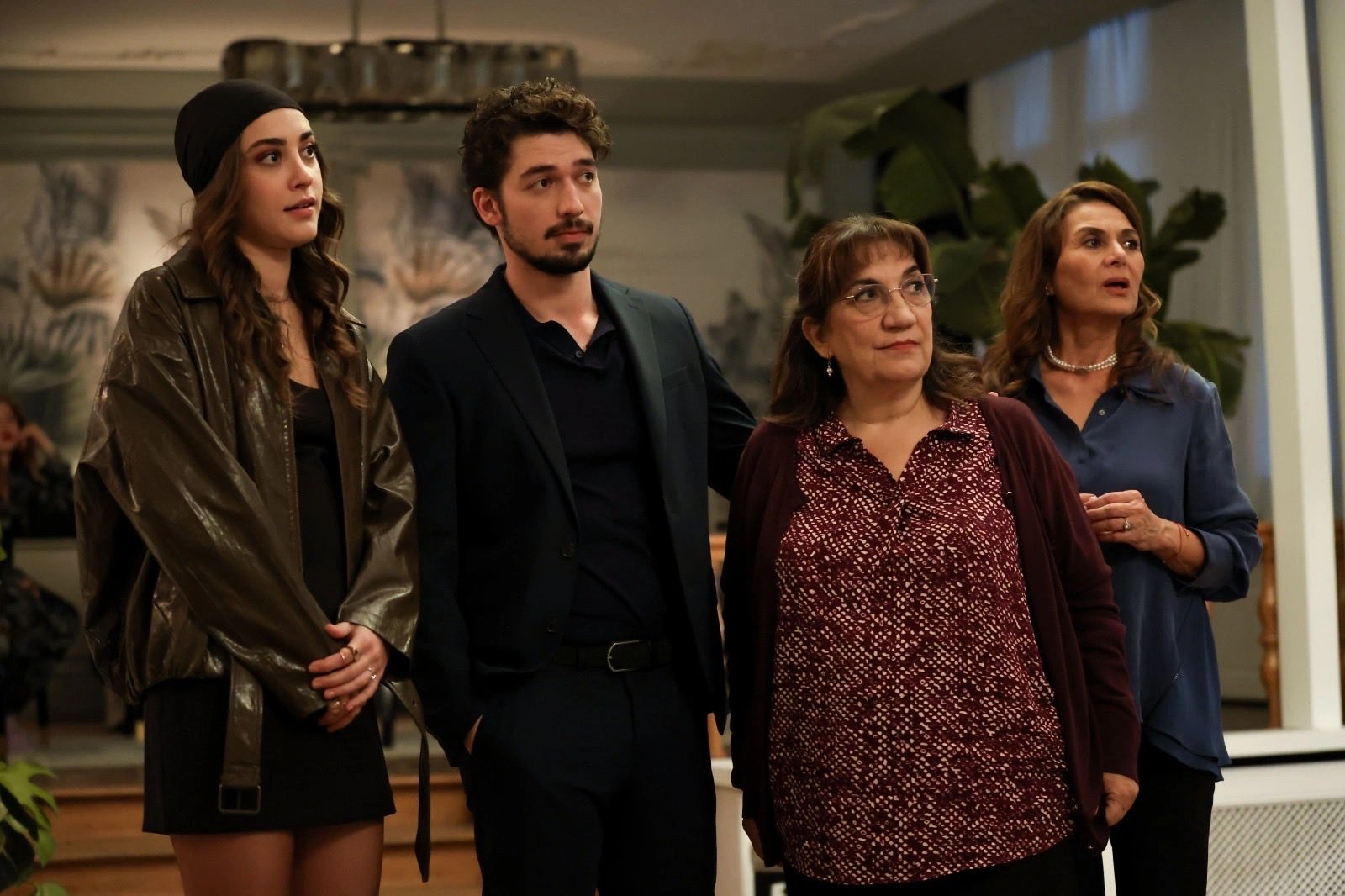 кадр из сериала "Бахар"