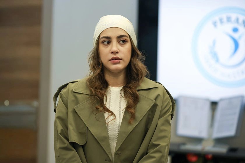 кадр из сериала "Бахар"