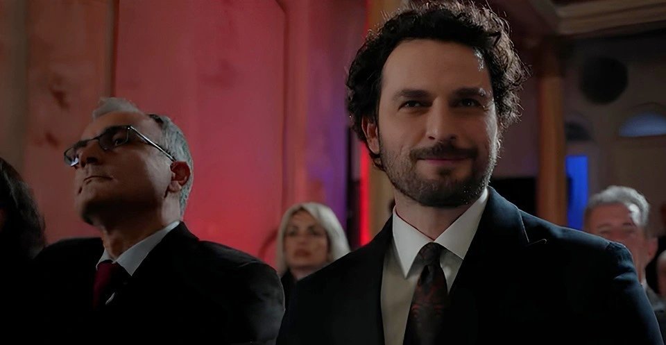 кадр из сериала "Оплата"