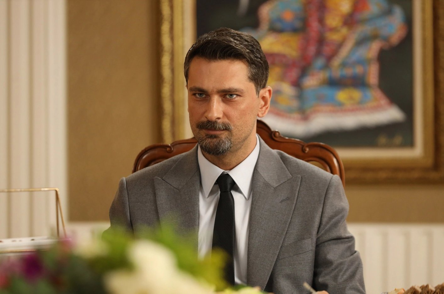 кадр из сериала "Незнакомец в зеркале"