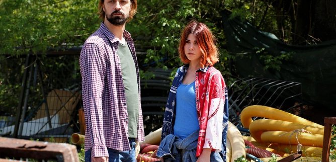Турецкий сериал Дворик 42 серия