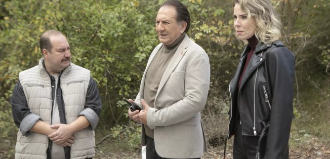 Турецкий сериал Опасные улицы 726 серия