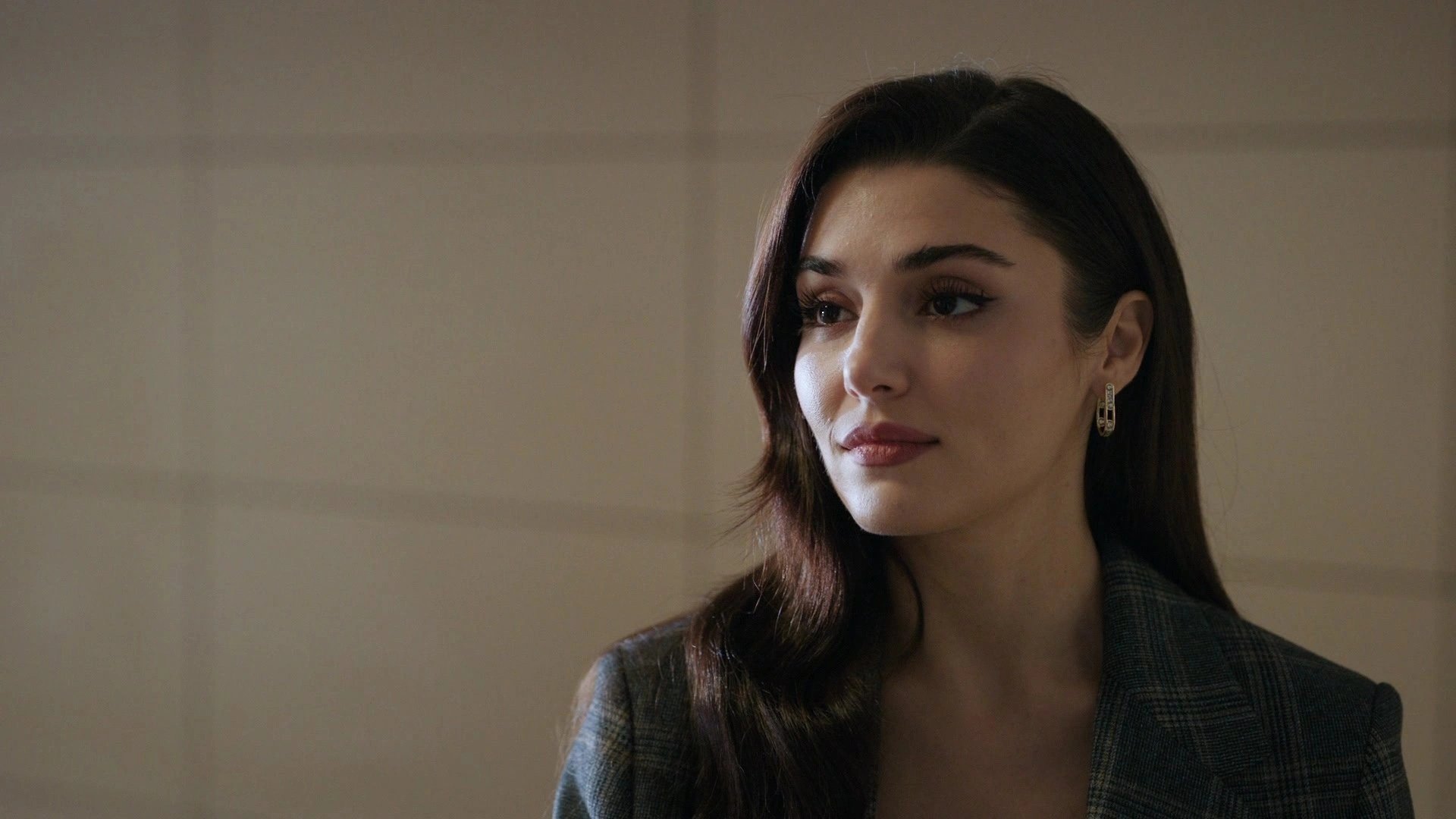 кадр из сериала "Любовь и слезы"