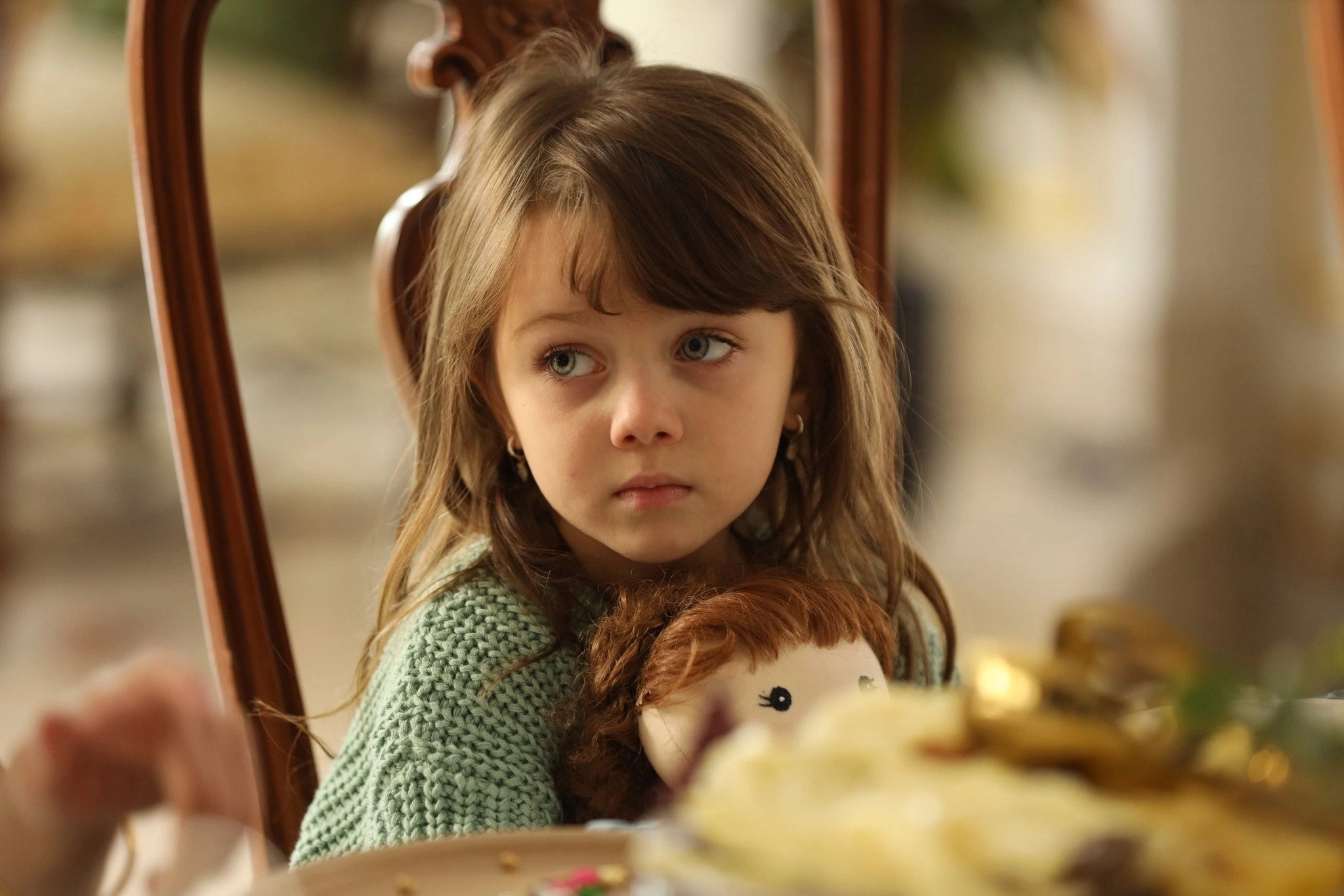 кадр из сериала "Незнакомец в зеркале"