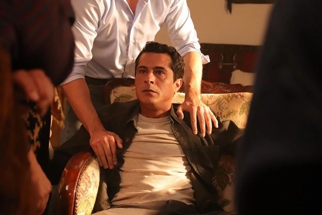 кадр из сериала "Дети рая"