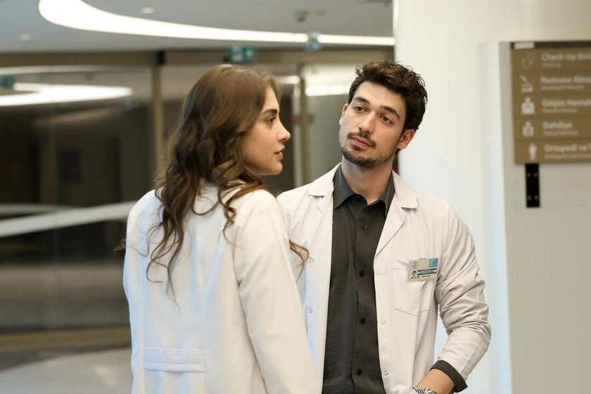 кадр из сериала "Бахар"