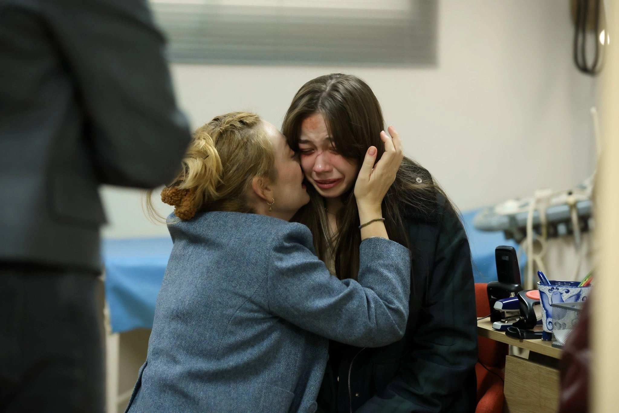 кадр из сериала "Бахар"